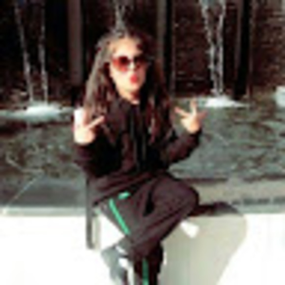 Meet your Posher, Paridhi gandhi - Picture 1 of 1